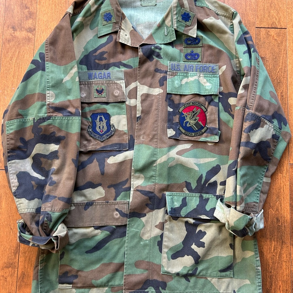 Authentic US Air Force 🇺🇸 Camouflage Military Jacket with Patches